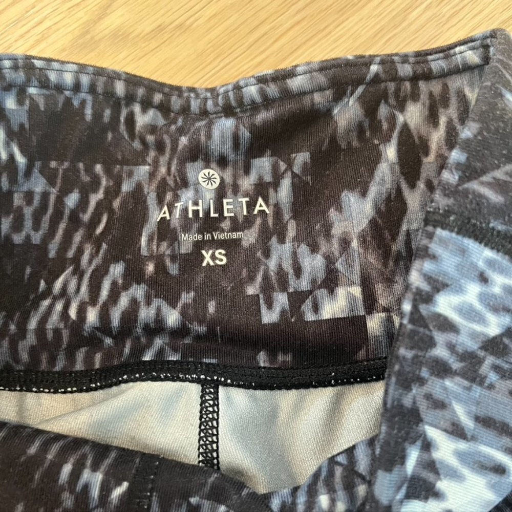 ** Athleta Chaturanga High Rise Black/Gray Cobra Snake Print Leggings XS - Picture 7 of 10